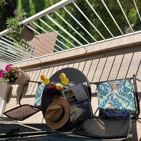 Apartment Pinia Lovran With Balcony & Free Parking 公寓 洛夫兰