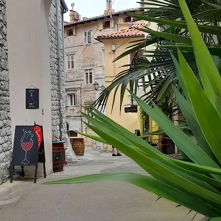 Apartment Pinia Lovran With Balcony & Free Parking