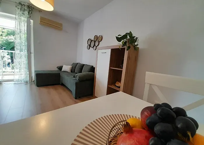 Pinia With Free Parking Laurana