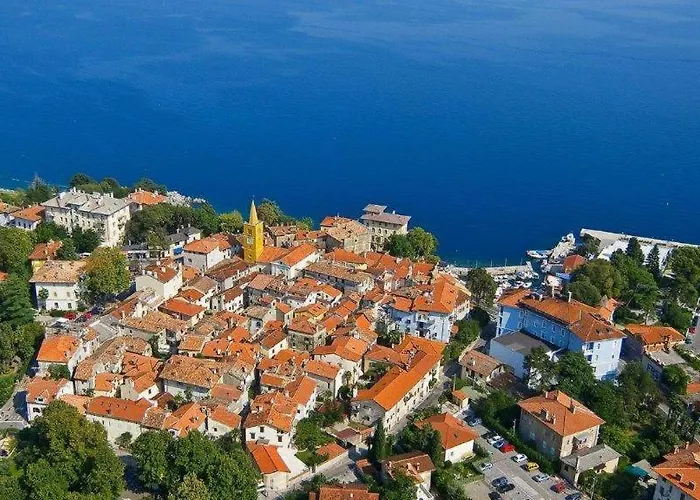 Pinia With Free Parking
